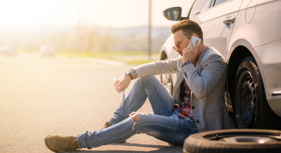 How to Handle a Car Breakdown: Essential Steps and Safety Tips